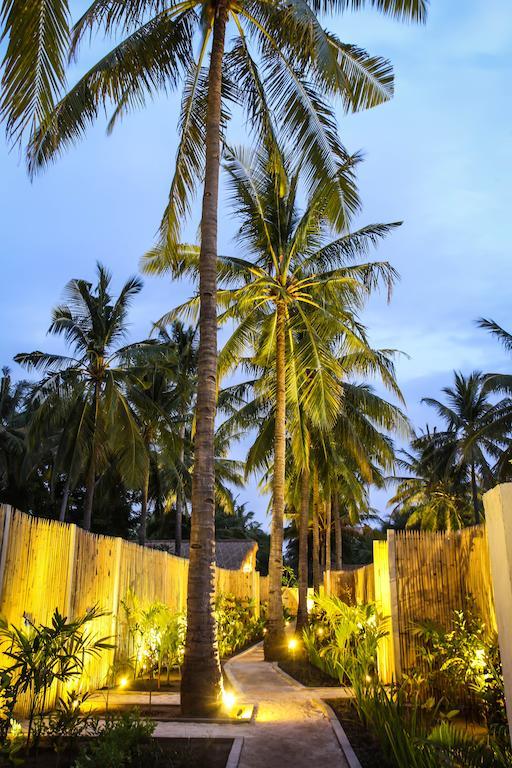 Sunset Palms Resort Gili Trawangan Extérieur photo